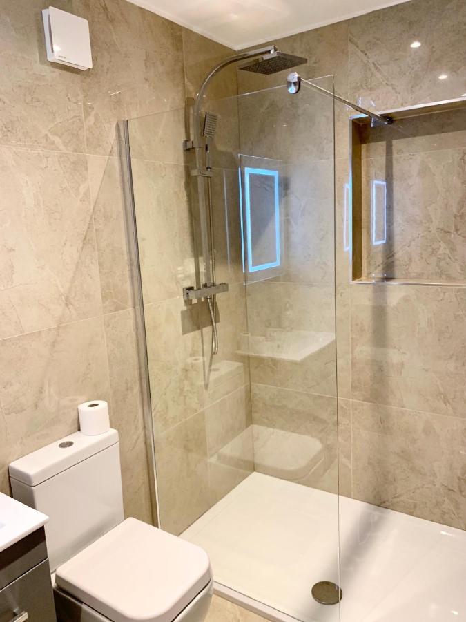 Modern 2 Bedroom Apartment With Private Garden Near Canary Wharf 伦敦 外观 照片
